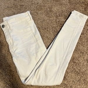 White American Eagle Skinny Jeans